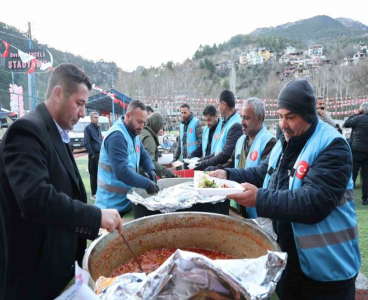 Feke’de 2 bin kişi iftarda buluştu