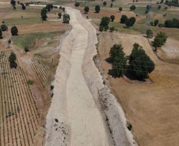 Feke’de 26 yıllık sorun çözüldü: 10 kilometrelik dere ıslahıyla su baskınları önlendi
